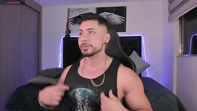 santi aesthetic online show from 04-17-26, 01:08