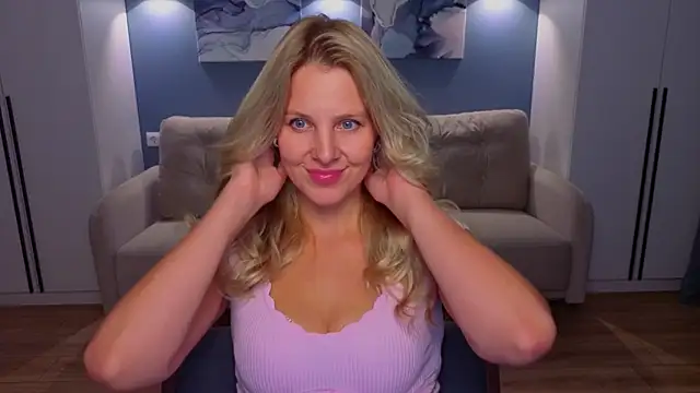 MelanieBennett online show from 07-13-26, 08:17
