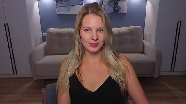 MelanieBennett online show from 07-28-26, 08:54