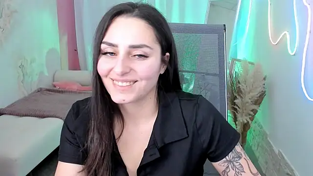 ValeriiMills online show from 12-15-25, 02:43