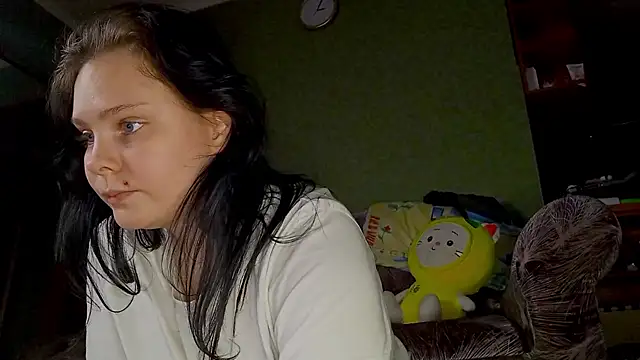 SweetPiggyx online show from 04-18-26, 06:01