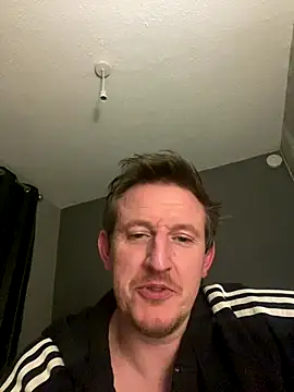 Snapshot of Tommyglasgow1983 chatting on 10-24-25, 03:03 Tommyglasgow1983 online show from 10-24-25, 03:03