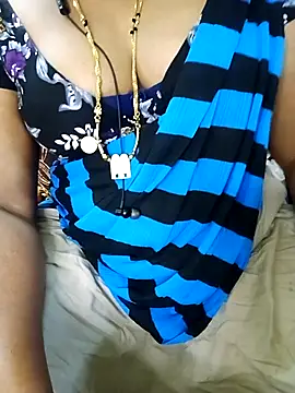 Snapshot of tamiltady chatting on 09-17-25, 04:36 tamiltady online show from 09-17-25, 04:36