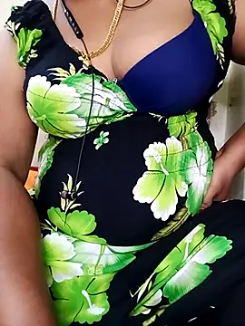 Snapshot of tamiltady chatting on 09-21-25, 09:33 tamiltady online show from 09-21-25, 09:33