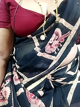 Snapshot of tamiltady chatting on 09-24-25, 05:05 tamiltady online show from 09-24-25, 05:05