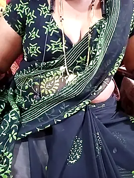 Snapshot of tamiltady chatting on 09-30-25, 04:56 tamiltady online show from 09-30-25, 04:56