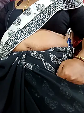 Snapshot of tamiltady chatting on 10-08-25, 06:05 tamiltady online show from 10-08-25, 06:05