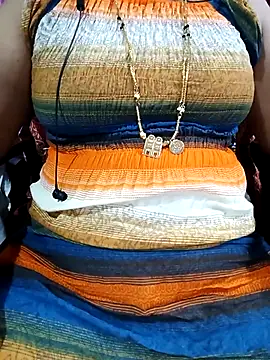 Snapshot of tamiltady chatting on 10-17-25, 05:37 tamiltady online show from 10-17-25, 05:37