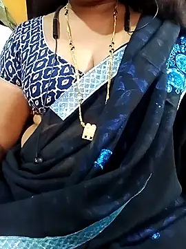 Snapshot of tamiltady chatting on 10-28-25, 04:31 tamiltady online show from 10-28-25, 04:31