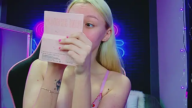 AlessiaCroft online show from 02-24-26, 04:54