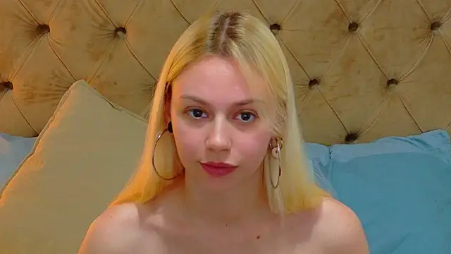 AlessiaCroft online show from 04-19-26, 04:12
