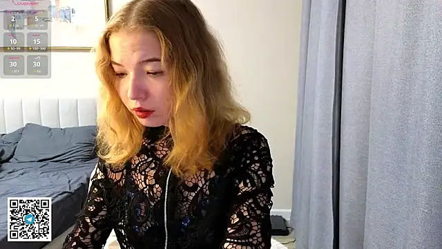 Snapshot of EmilyLuv chatting on 11-10-25, 06:07 EmilyLuv online show from 11-10-25, 06:07