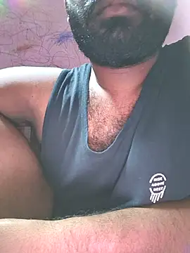 Snapshot of UrbanUtopia chatting on 11-18-25, 04:44 UrbanUtopia online show from 11-18-25, 04:44