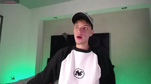 Robbin Blaze online show from 04-08-26, 04:56