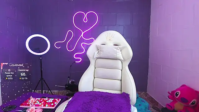 Baby  Otaku online show from 09-18-25, 05:26