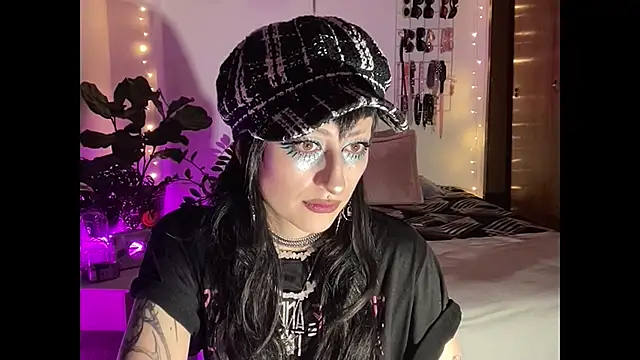 ELENA UMBRA online show from 01-15-26, 11:30