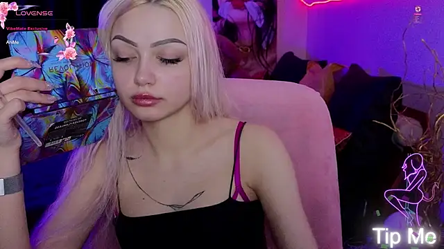 LinaLirian online show from 01-19-26, 08:07