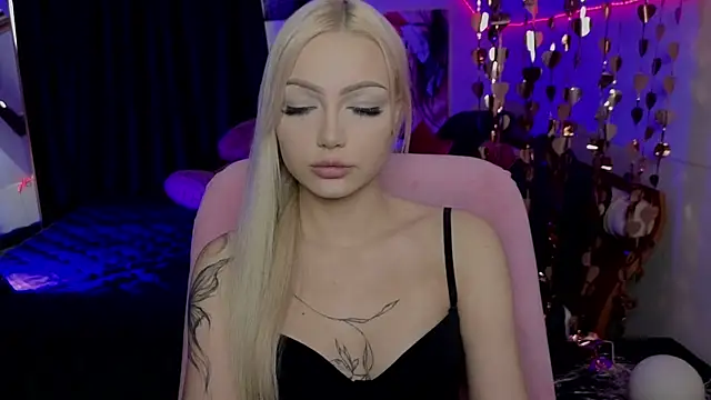 LinaLirian online show from 07-30-26, 10:36