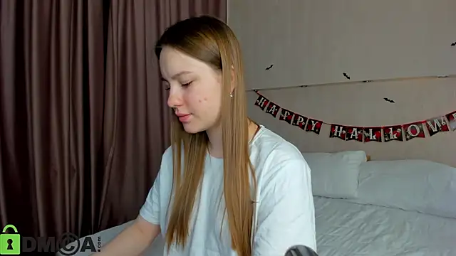 Candy Cansew online show from 10-29-25, 01:08