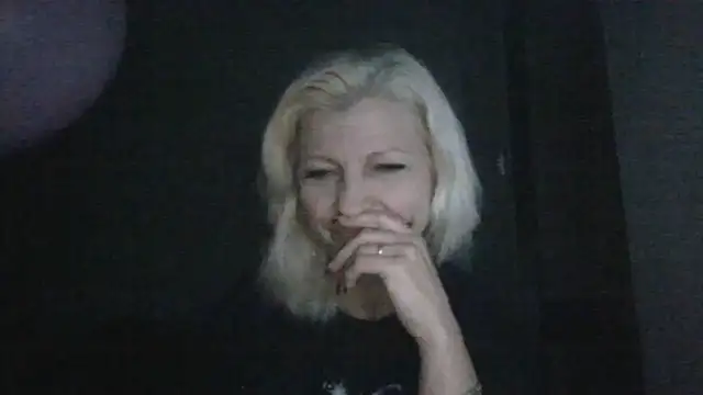 Snapshot of AidaRay chatting on 11-07-25, 06:52 AidaRay online show from 11-07-25, 06:52