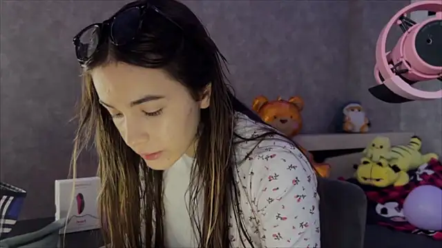 Snapshot of CupSizeGirl chatting on 02-13-26, 03:24 CupSizeGirl online show from 02-13-26, 03:24