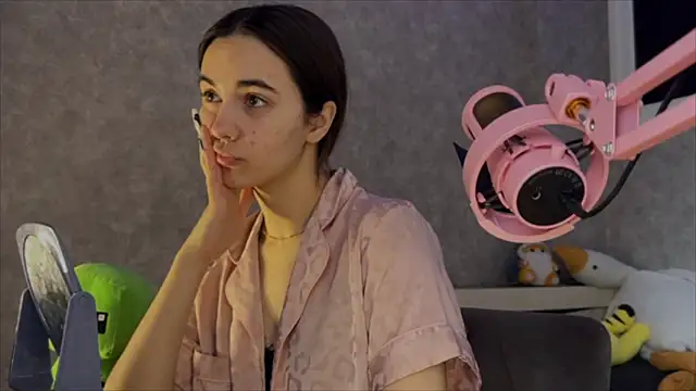 Snapshot of CupSizeGirl chatting on 02-22-26, 05:19 CupSizeGirl online show from 02-22-26, 05:19