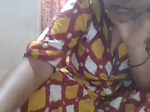 Snapshot of Swathi_8640 chatting on 11-10-25, 05:39 Swathi 8640 online show from 11-10-25, 05:39