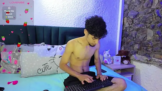 JennMuriel  online show from 11-08-25, 12:49