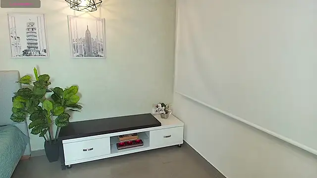 Snapshot of _Victoria_Collins chatting on 09-25-25, 11:03 Victoria Collins online show from 09-25-25, 11:03