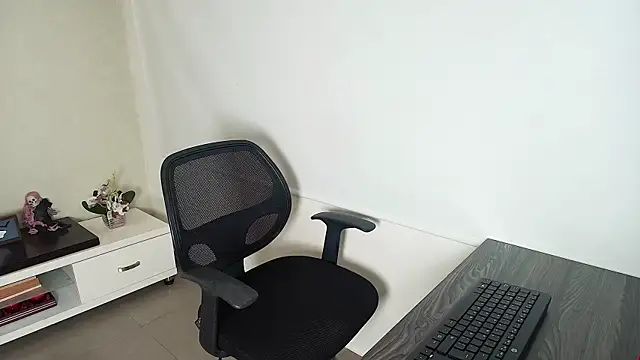 Snapshot of _Victoria_Collins chatting on 10-24-25, 11:06 Victoria Collins online show from 10-24-25, 11:06