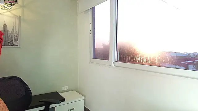 Snapshot of _Victoria_Collins chatting on 11-12-25, 11:10 Victoria Collins online show from 11-12-25, 11:10