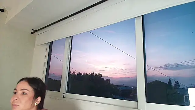 Snapshot of _Victoria_Collins chatting on 11-15-25, 10:56 Victoria Collins online show from 11-15-25, 10:56