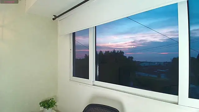 Snapshot of _Victoria_Collins chatting on 11-20-25, 10:59 Victoria Collins online show from 11-20-25, 10:59