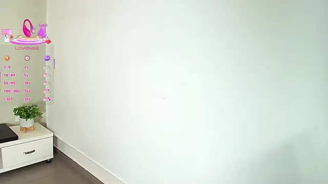 Snapshot of _Victoria_Collins chatting on 11-24-25, 12:27 Victoria Collins online show from 11-24-25, 12:27