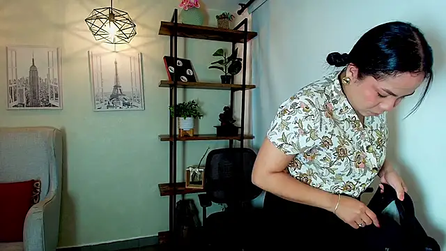  Victoria Collins online show from 03-10-26, 11:59