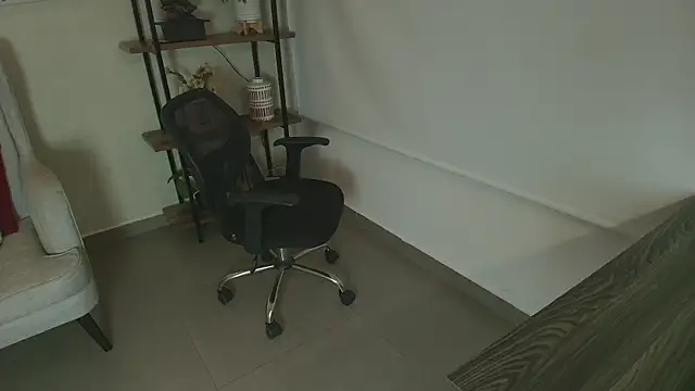 Victoria Collins online show from 07-15-26, 11:04