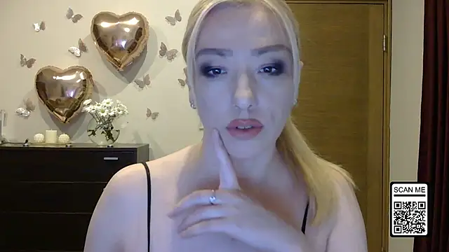 Snapshot of Wild_Silk_Desire chatting on 05-11-26, 05:54 Wild Silk Desire online show from 05-11-26, 05:54