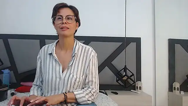 amanda ramirez online show from 07-27-26, 09:55