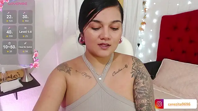 mia traveluxe online show from 09-18-25, 02:02