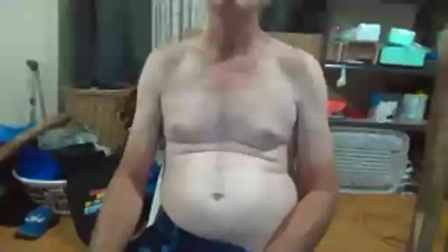 Lovyourpuss online show from 12-20-25, 06:48