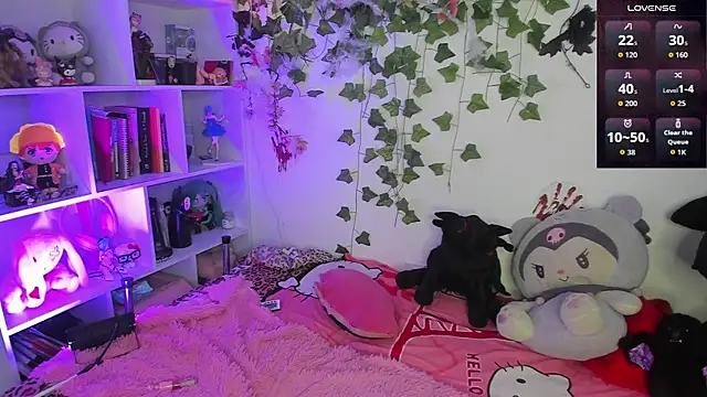 sarahminage  online show from 11-18-25, 09:08