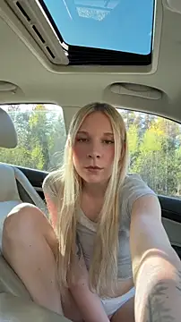 Snapshot of SabrinaRosed chatting on 04-30-26, 03:29 SabrinaRosed online show from 04-30-26, 03:29