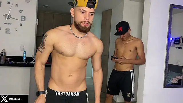 Snapshot of zoneboys chatting on 07-25-26, 01:36 zoneboys online show from 07-25-26, 01:36