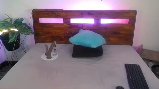 Snapshot of Yeseniaa25_ chatting on 10-02-25, 12:56 Yeseniaa25  online show from 10-02-25, 12:56