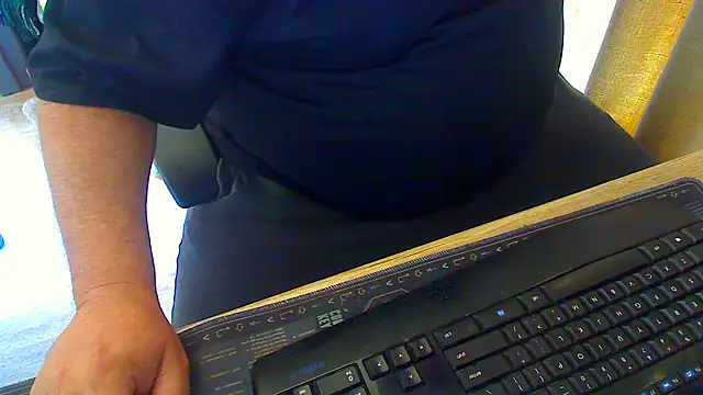 Snapshot of latexsub75 chatting on 02-10-26, 10:14 latexsub75 online show from 02-10-26, 10:14