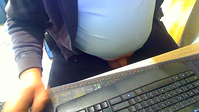 Snapshot of latexsub75 chatting on 02-12-26, 10:27 latexsub75 online show from 02-12-26, 10:27