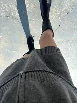 xiaoyuan01 online show from 10-23-25, 01:49