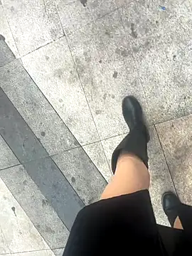 xiaoyuan01 online show from 12-01-25, 01:43