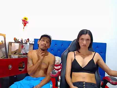 Snapshot of nachoandnathasha chatting on 05-15-26, 03:57 nachoandnathasha online show from 05-15-26, 03:57
