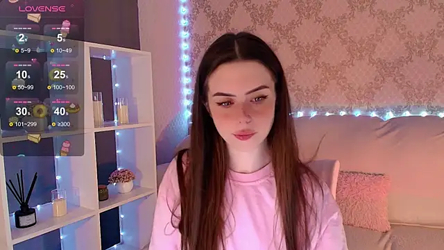 Snapshot of HolyMiax chatting on 06-14-26, 03:41 HolyMiax online show from 06-14-26, 03:41